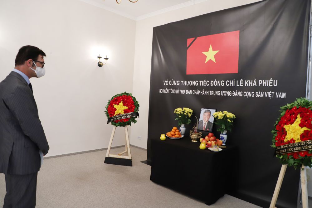 2537-vtr-vy-ly-tan-bng-yyc