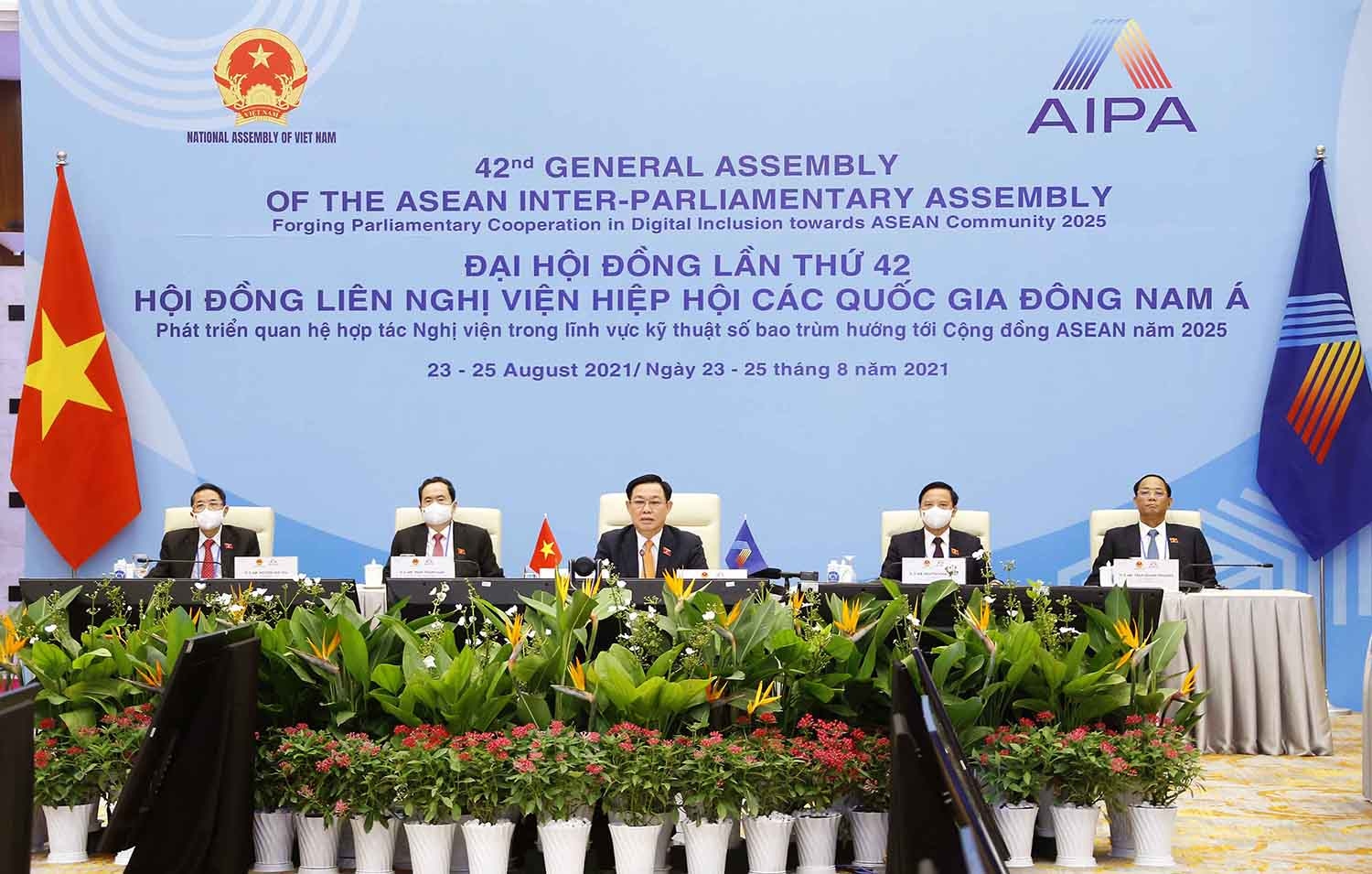 Các đại biểu đoàn Việt Nam dự AIPA 42.