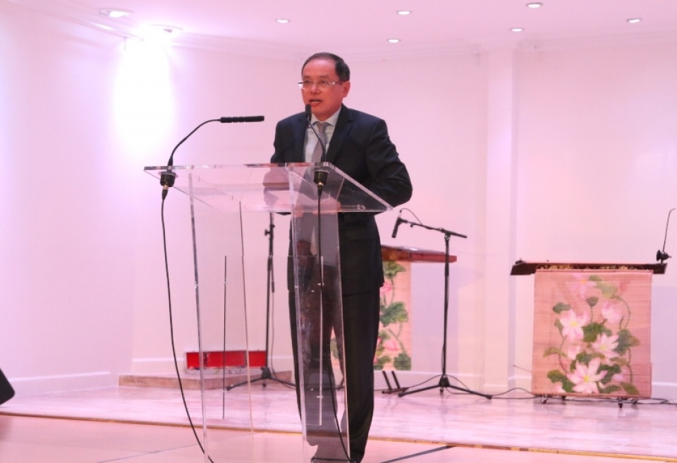 quang ba hinh anh viet nam tai hoi cho top resa phap