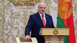 Tổng thống Pháp nói ông Lukashenko ‘phải ra đi’; Belarus bắt hàng chục người biểu tình trái phép