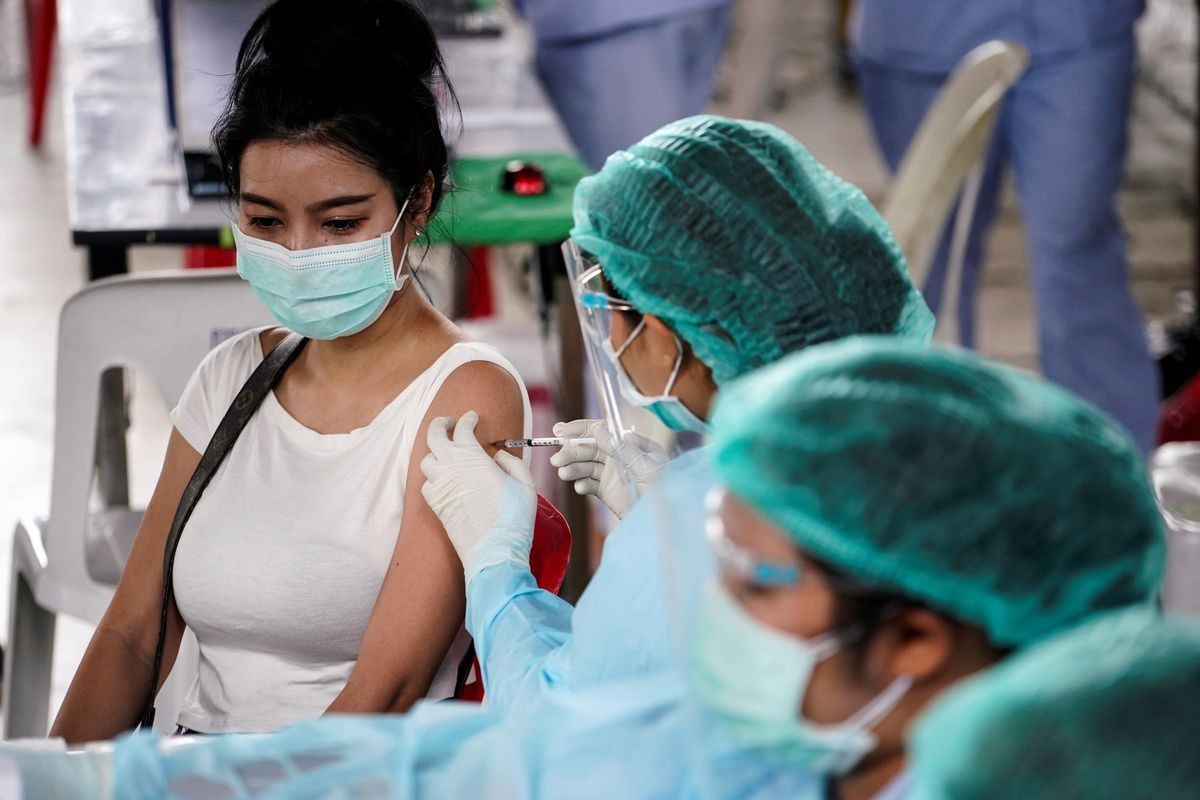Thái Lan tìm cách tiết kiệm vaccine Covid-19
