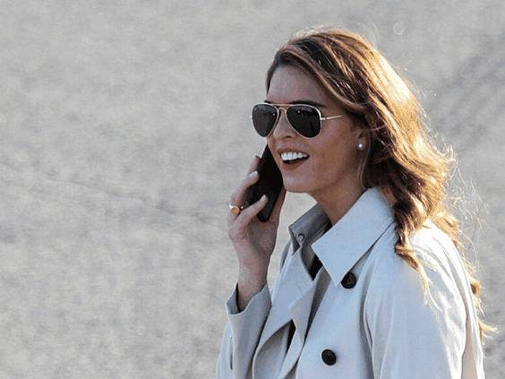 Một phụ tá thân cận nhất mắc Covid-19, ông Trump có bị cách ly? Một phụ tá thân cận nhất mắc Covid-19, ông Trump có bị cách ly?