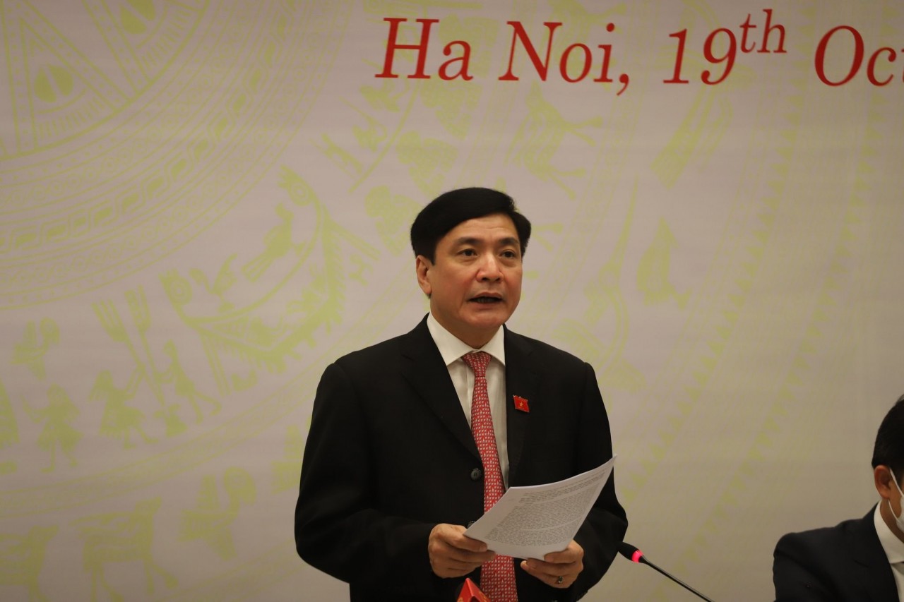 Kỳ họp thứ 2 Quốc hội khóa XV: Thông qua 2 dự án luật, 5 dự thảo Nghị quyết; Sẽ kết thúc sớm nếu dịch phức tạp Kỳ họp thứ 2 Quốc hội khóa XV: Thông qua 2 dự án luật, 5 dự thảo Nghị quyết; Sẽ kết thúc sớm nếu dịch phức tạp