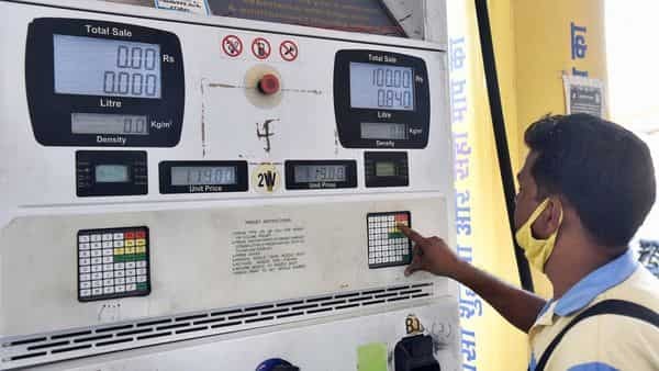 Giá xăng dầu tại Ấn Độ tăng lên mức cao nhất từ trước đến nay