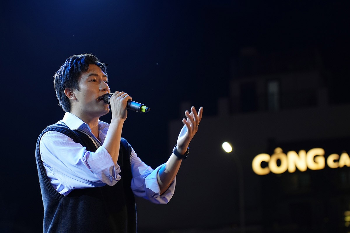 Ca sĩ Anh Tú. Ca sĩ Anh Tú.