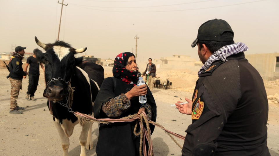 is su dung hang chuc nghin dan thuong lam la chan song