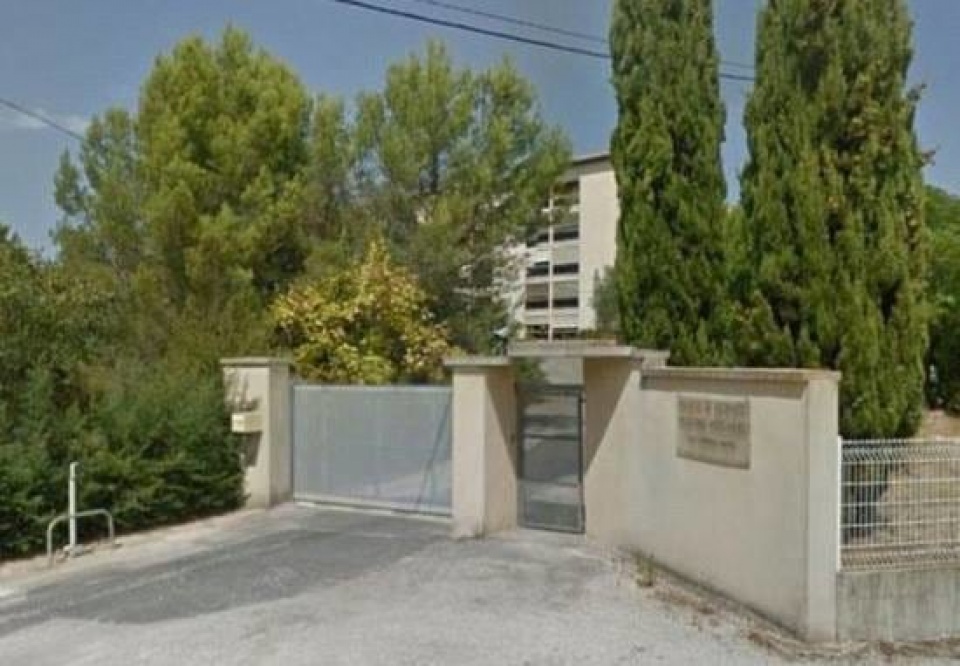 nuoc phap chan dong vi ke deo mat na bat 70 con tin