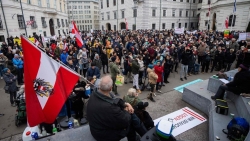 Dịch bệnh tồi tệ, Áo quy định bắt buộc tiêm vaccine Covid-19 với mọi người dân