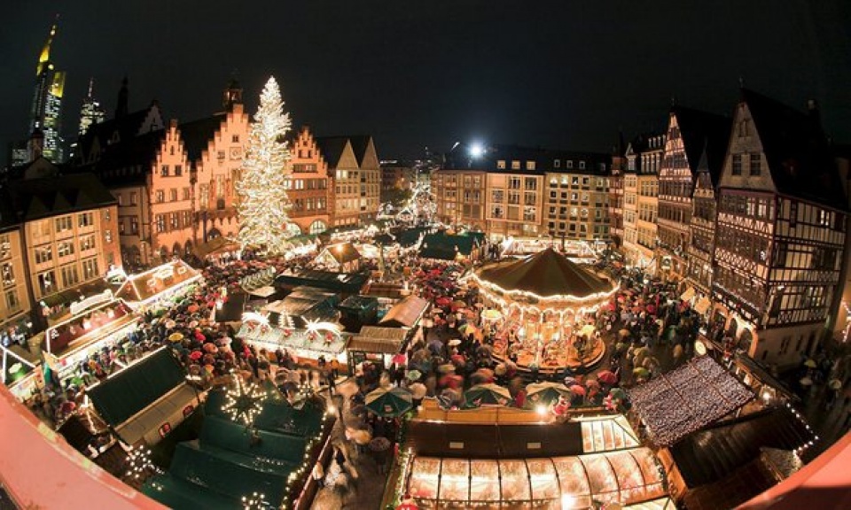 cho giang sinh o berlin bi tan cong bang xe tai