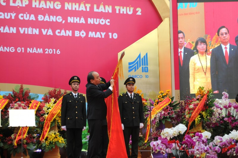 may 10 don nhan huan chuong doc lap hang nhat lan 2