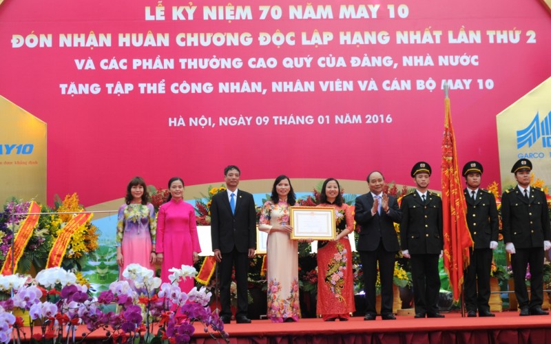 may 10 don nhan huan chuong doc lap hang nhat lan 2
