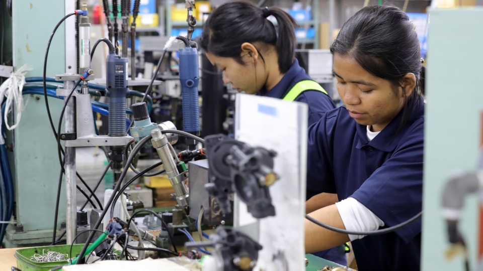 nhat ban vat lon voi con khat nhan luc