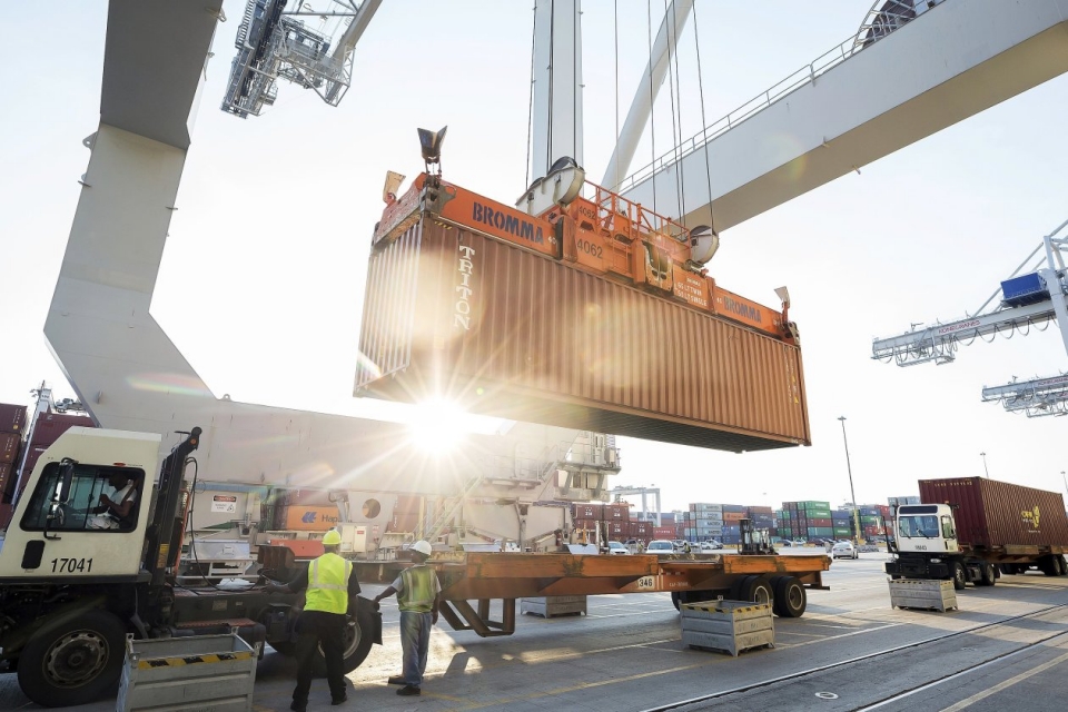 cang thang my trung dat viet nam truoc co hoi lon hiem hoi