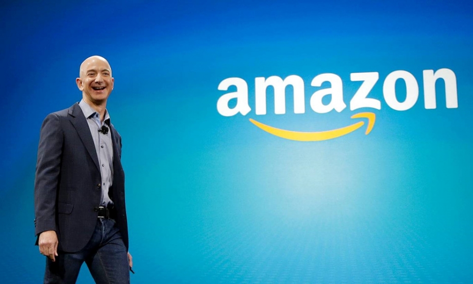so phan de che amazon hau ly hon cua jeff bezos