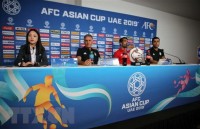 tran viet nam iran co dong vien viet nam nhuom do san van dong truoc gio bong lan