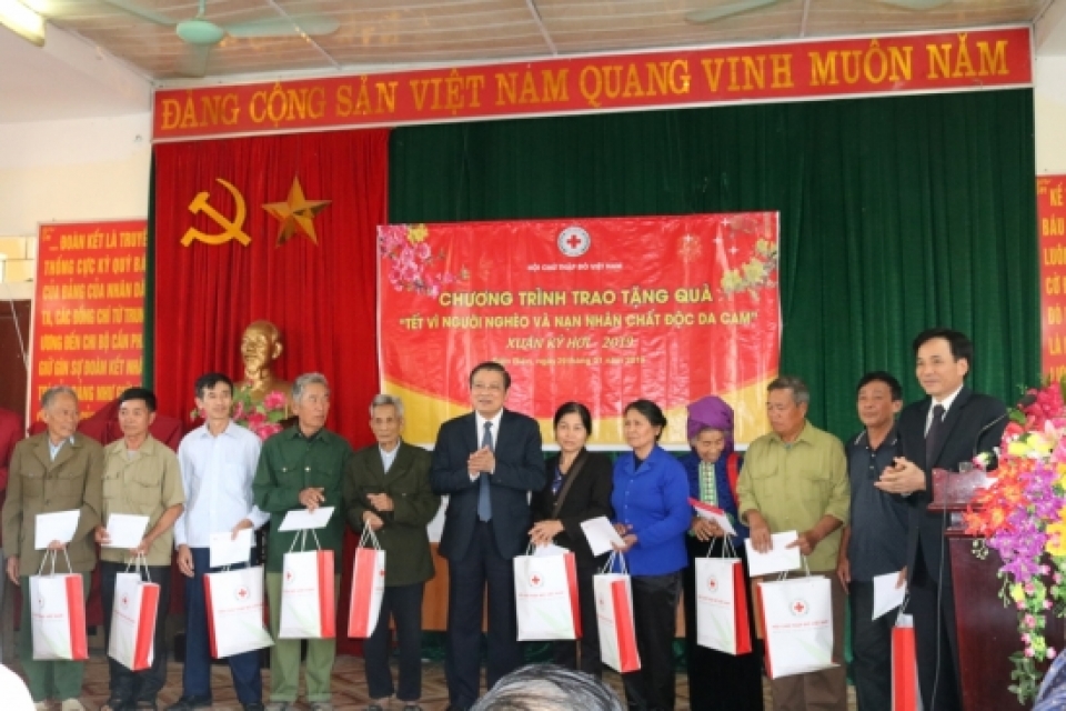 truong ban noi chinh trung uong tham chuc tet tai tinh dien bien