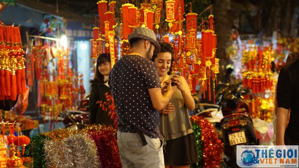 pho hang ma lung linh sac mau don tet ky hoi