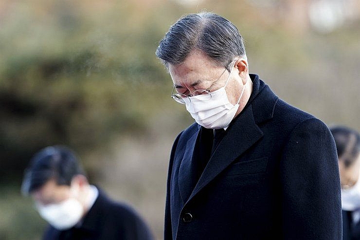 Tín nhiệm dành cho Tổng thống Moon Jae-in lần đầu tiên rơi xuống mức thấp nhất