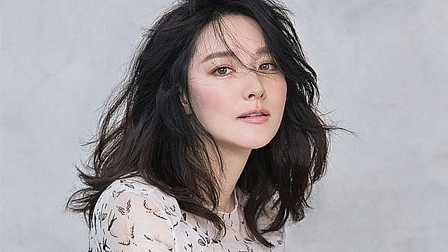 Nhan sắc tuổi 50 của 'bảo vật quốc gia' Lee Young Ae Nhan sắc mặn mà tuổi 50 của 'bảo vật quốc gia' Lee Young Ae