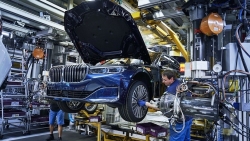 Đức: Ô tô 'ế ẩm' vì dịch bệnh