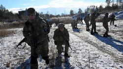 Báo Mỹ: Nếu Moscow quyết định xâm lược Kiev, Washington sẽ cung cấp vũ khí và huấn luyện 'quân nổi dậy'