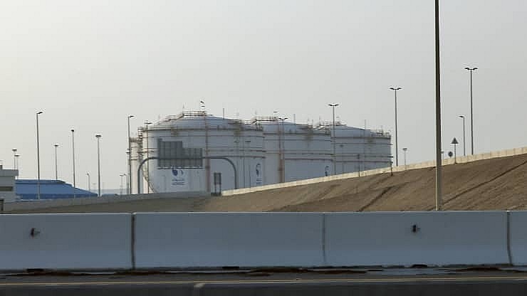 Một kho chứa dầu của ADNOC tại thủ đô Abu Dhabi. Ảnh: AFP.