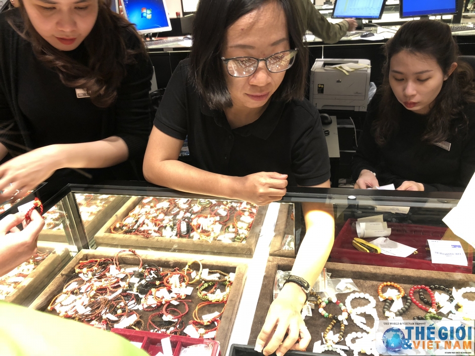 valentine trung ngay than tai hang hoa e am hang vang boi thu