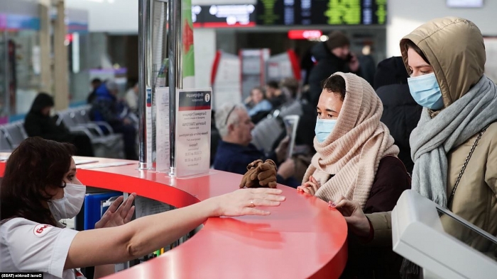 khiep so virus corona the gioi be quan toa cang voi trung quoc