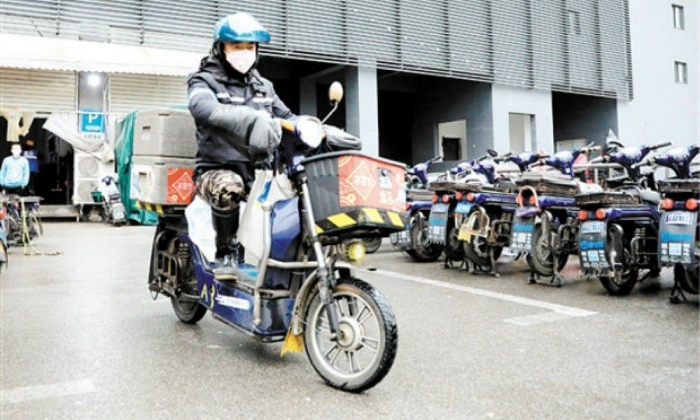 dich covid 19 phu bong den len thi truong lao dong trung quoc