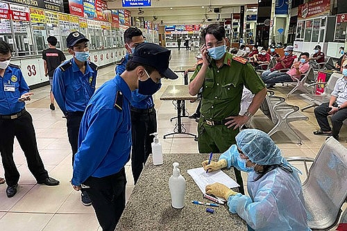 Sáng mùng 5 Tết, thêm 2 ca mắc Covid-19 mới là F1 từ ổ dịch Cẩm Giàng, Kinh Môn Sáng mùng 5 Tết, thêm 2 ca mắc Covid-19 là F1 từ ổ dịch Cẩm Giàng, Kinh Môn