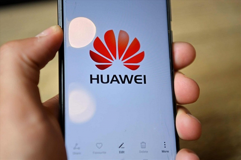 Nhận tài trợ từ Huawei, Canada bị dư luận chỉ trích