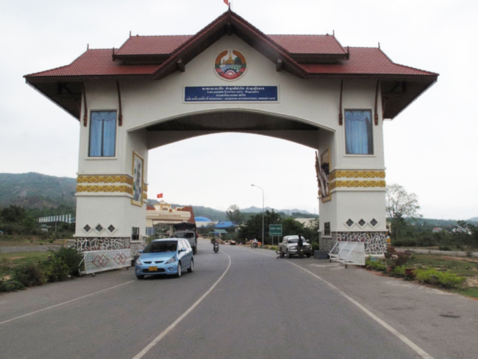 viet nam la doi tac thuong mai lon thu 3 cua lao trong nam 2017