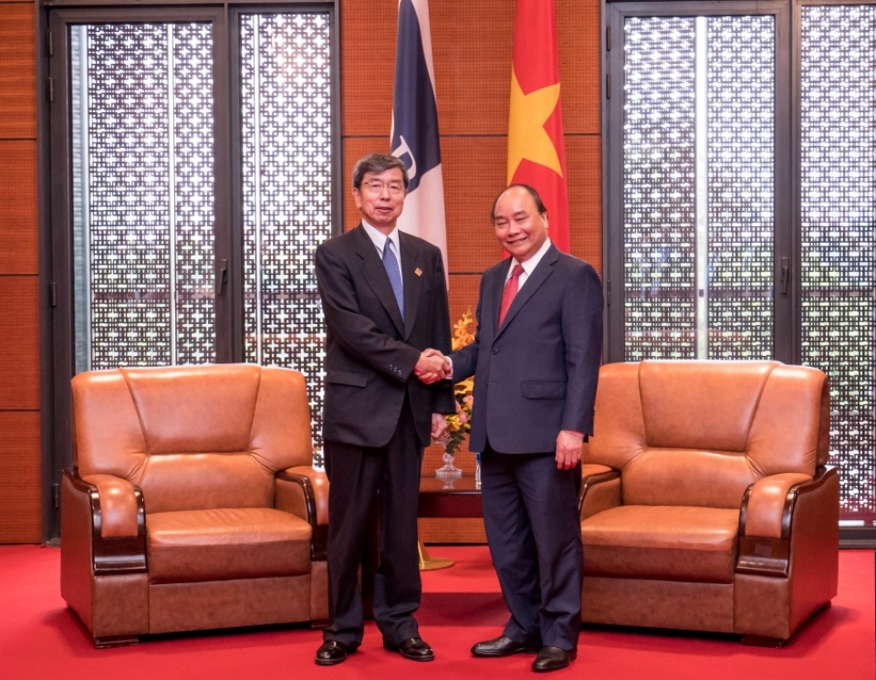 adb ca ngoi tang truong cao cua viet nam