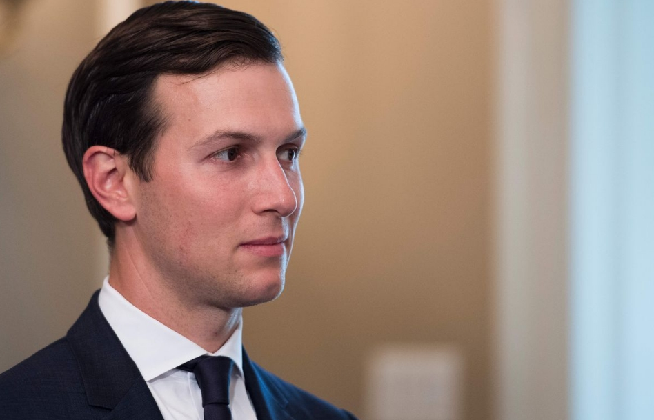 Ông Trump không biết con rể dùng WhatsApp vào việc công?