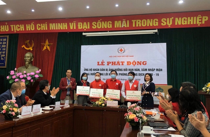 Phát động ủng hộ phòng chống dịch Covid-19 và người dân bị ảnh hưởng bởi xâm nhập mặn phat dong ung ho phong chong dich covid 19 va nguoi dan bi anh huong boi xam nhap man