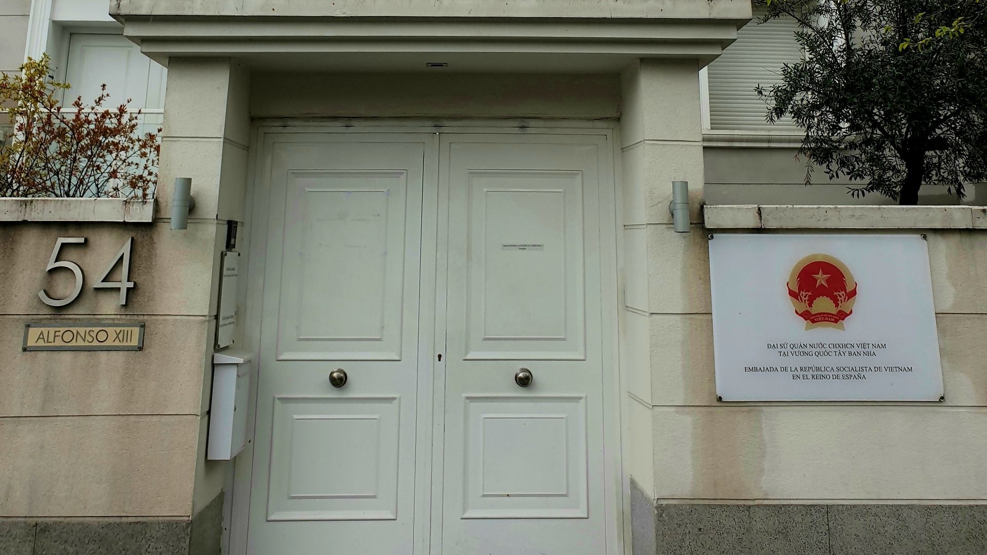 thong tin ve 2 cong dan viet nam bi bat giu tai tay ban nha