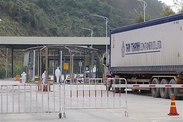 Hàng nông sản xuất khẩu qua cửa khẩu Tân Thanh-Pò Chài. (Nguồn: TTXVN)