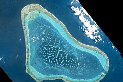 Philippines chỉ trích tàu Trung Quốc 'diễn tập cự ly gần' ở bãi cạn Scarborough