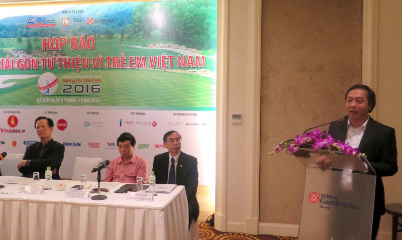 khoi dong giai golf tu thien swing for the kids lan thu 10