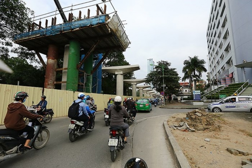 ha noi phan luong nhieu tuyen duong phuc vu thi cong duong sat do thi