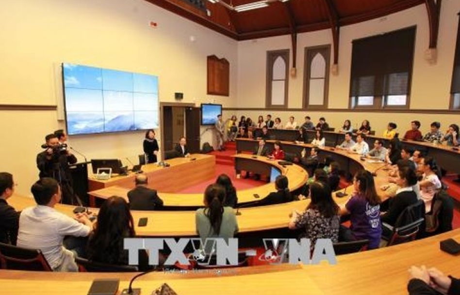 Phó Chủ tịch nước thăm và làm việc tại bang Victoria, Australia