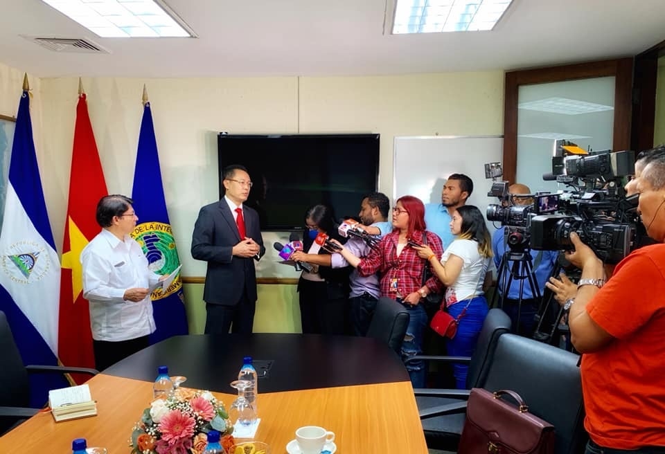 dai su viet nam tai nicaragua trinh quoc thu