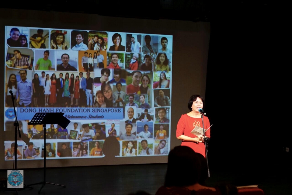 quy dong hanh singapore viet tiep uoc mo sinh vien ngheo viet