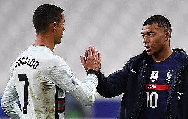Chủ tịch PSG vốn bao lâu nay vẫn rất hâm mộ Ronaldo nên sẽ tìm cách ký số 7 huyền thoại nếu Mbappe chuyển đến Real Madrid
