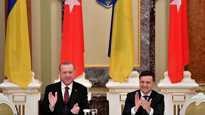 Tổng thống Thổ Nhĩ Kỳ Recep Tayyip Erdogan và người đồng cấp Ukraine Vladimir Zelensky tại buổi họp báo, ngày 10/4/2021.