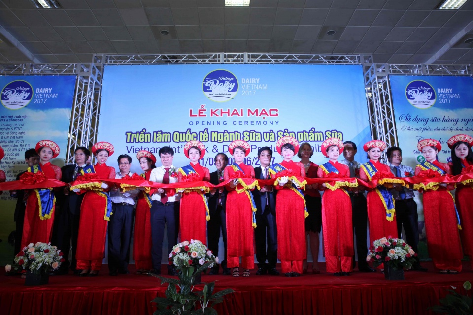 khai mac trien lam quoc te nganh sua dau tien tai viet nam