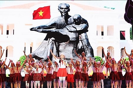 "Tháng 5 ơn Người" tưởng nhớ Chủ tịch Hồ Chí Minh thang 5 on nguoi tuong nho chu tich ho chi minh