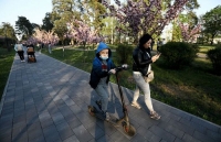 nu sinh malaysia 9 tuoi may hon tram bo do bao ho chong covid 19