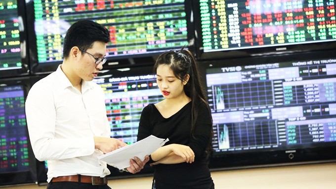 chung khoan tiep tuc la kenh dau tu hap dan nha dau tu noi dua nhau mo tai khoan moi