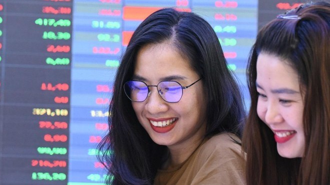 thi truong chung khoan ngay 115 ap luc giam tai 1270 diem nhom thep ha nhiet